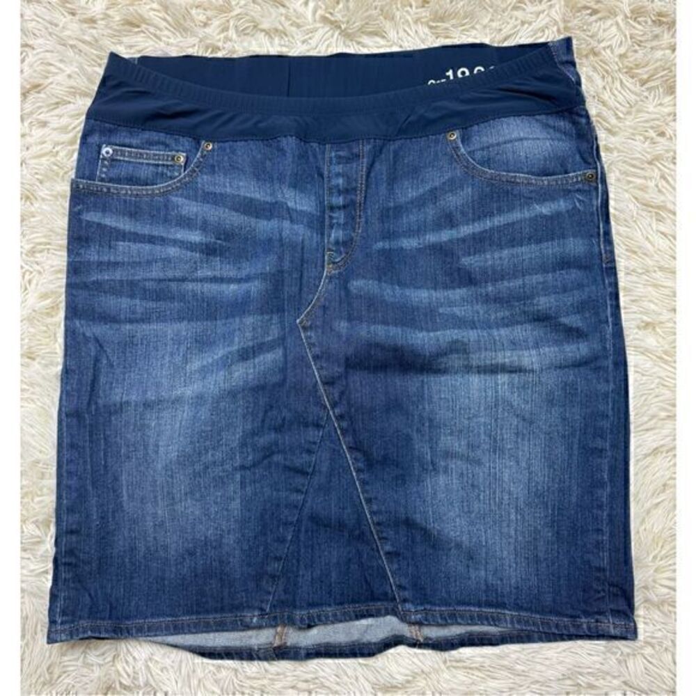 EUC Women’s Maternity Jean Mini Skirt by Gap Size 31/12